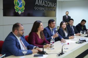 Governo do Amazonas sanciona leis que instituem o Dia da Advocacia e Dia do Médico Veterinário, no âmbito estadual