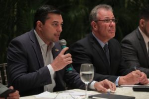 Governador e ministro de Minas e Energia discutem desenvolvimento do gás natural no Amazonas