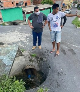 Vereador Wanderley Monteiro visita nesse final de semana, comunidades que sofrem com bueiros entupidos