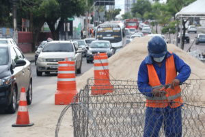 Prefeitura conclui 80% da obra de recuperação de trecho da avenida Djalma Batista