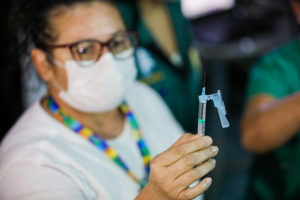 Prefeitura de Manaus retoma aplicação da 1ª dose da vacina contra a Covid-19
