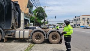 Prefeitura de Manaus realiza operação ‘Calçada Livre’ na zona Sul e orienta condutores de veículos