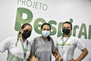 Atendida pelo projeto RespirAR, paciente recupera mobilidade perdida após Covid-19