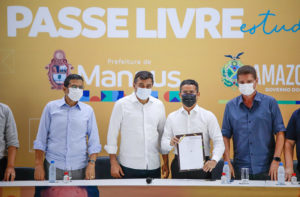 Prefeito David Almeida e governador Wilson Lima assinam convênio histórico do “Passe Livre” para estudantes de Manaus