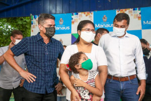 David Almeida acompanha abertura da vacinação das crianças e destaca importância do ciclo vacinal completo no combate à Covid-19