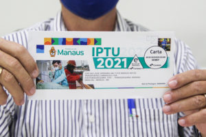 Carnês do IPTU 2022 começam a ser distribuídos em Manaus