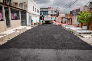 Prefeitura de Manaus realiza recomposição asfáltica em ruas do bairro Cidade Nova