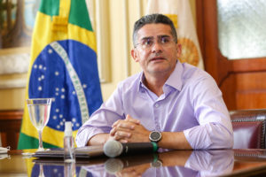 Prefeito anuncia reajuste de 100% no Auxílio Alimentação de servidores