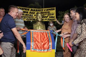 Prefeito David Almeida entrega revitalização da praça Expedito Monteiro, na zona Centro-Sul