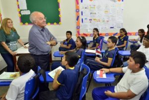 No ‘Dia das Escolas’, José Melo fala sobre o futuro das crianças no Amazonas