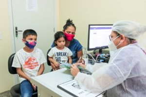 Prefeitura de Manaus convoca beneficiários do ‘Auxílio Brasil’ para acompanhamento médico pendente
