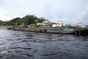 Prefeitura de Manaus realiza transbordo de 500 toneladas de resíduos sólidos