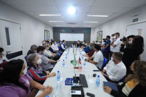 Governo do Amazonas recepciona diretora da OMS em visita ao Hospital Delphina Aziz