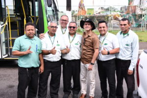 Prefeito David Almeida vistoria 14 novos ônibus que entram na frota a partir de segunda, 27/6