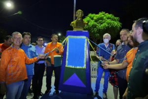 Prefeitura entrega praça Danilo Matos Areosa revitalizada