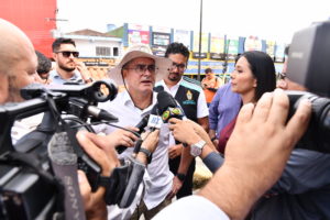 Prefeito David Almeida determina reforma de feira abandonada há quase 30 anos na zona Leste