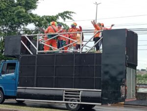 Igarapé da Cachoeirinha recebe ação de limpeza da Prefeitura