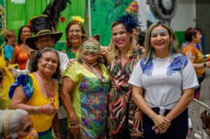 Alegria e diversão marcam o 1º grito de Carnaval de pessoas idosas assistidas pela Sejusc