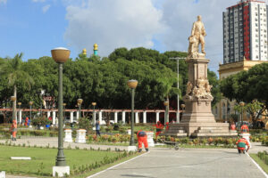 Prefeitura de Manaus recupera praça da Saudade e fortalece patrimônio histórico amazonense