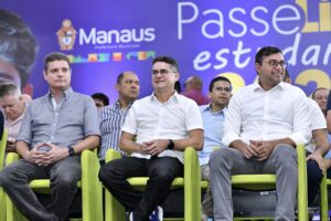 Prefeito David Almeida e governador Wilson Lima reforçam compromisso com estudantes e assinam renovação do Passe Livre Estudantil 2023