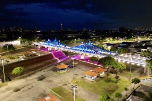 Prefeito David Almeida vistoria nova iluminação especial da ponte Benjamin Constant