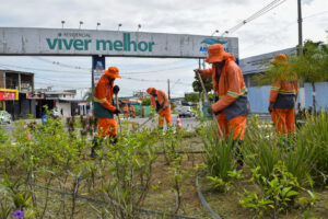 Prefeitura de Manaus realiza ação de limpeza no conjunto Viver Melhor 2