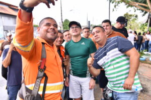 Prefeito David Almeida entrega ponte na avenida das Torres