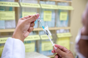 Prefeitura de Manaus inicia oferta de vacina bivalente para reforçar imunização contra variante ômicron