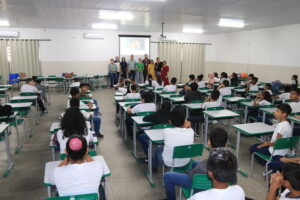 Prefeitura de Manaus realiza abertura da Campanha Municipal de Combate ao Bullying em escola na zona Norte