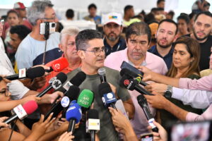 Prefeitura de Manaus entrega doações às famílias vítimas do deslizamento no Jorge Teixeira