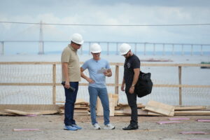 Prefeito acompanha avanço nas obras do mirante Lúcia Almeida