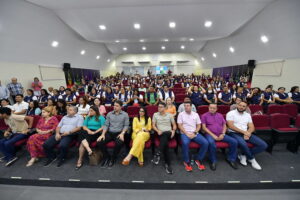 Prefeitura de Manaus realiza formatura de 394 agentes comunitários de saúde e de combate à endemias